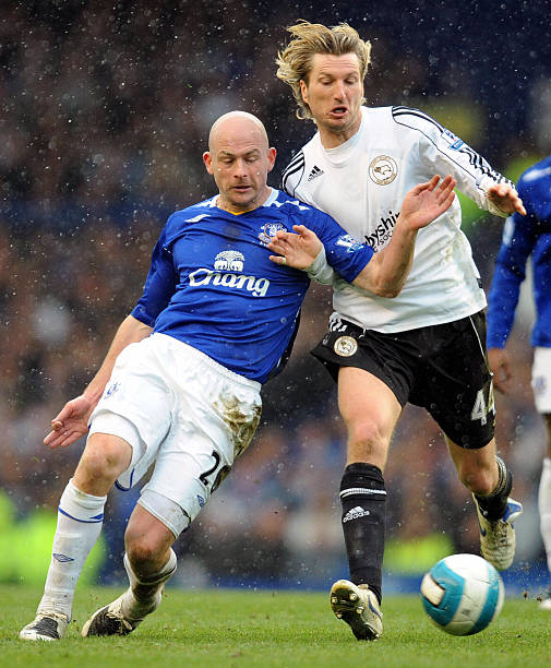 通过劳尔 通过劳尔